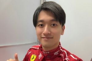 周冠宇社媒晒照：更新一波工作照，顺利完成两天的赛道测试