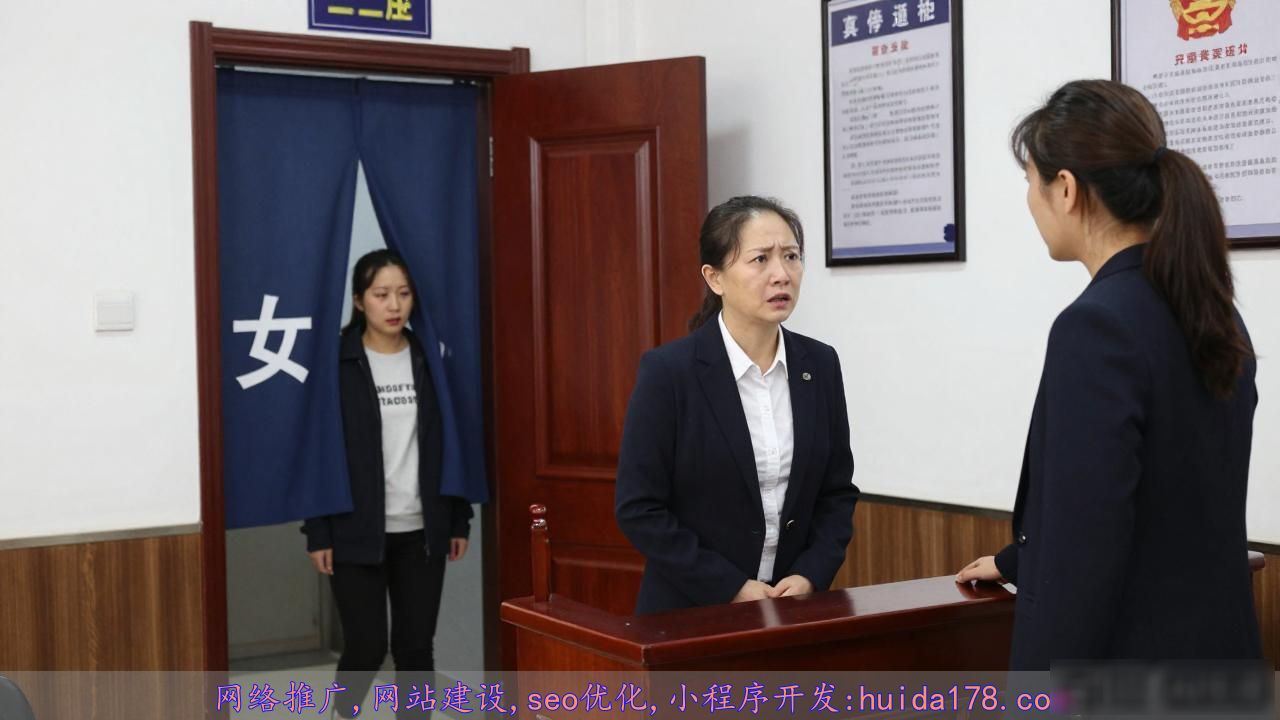 男子误入女厕被拖拽摔伤，索赔反被驳回，法院：正当防卫